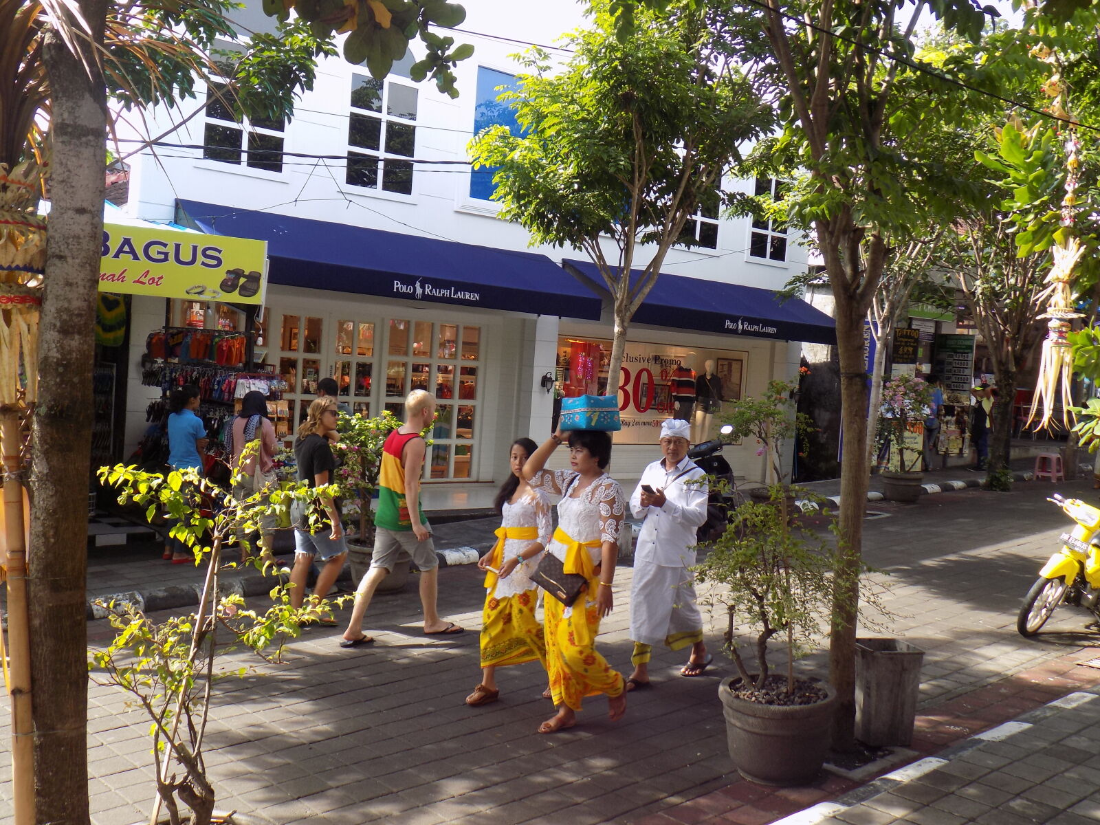 Nikon COOLPIX L330 sample photo. Bali, balinese, culture, hindu photography