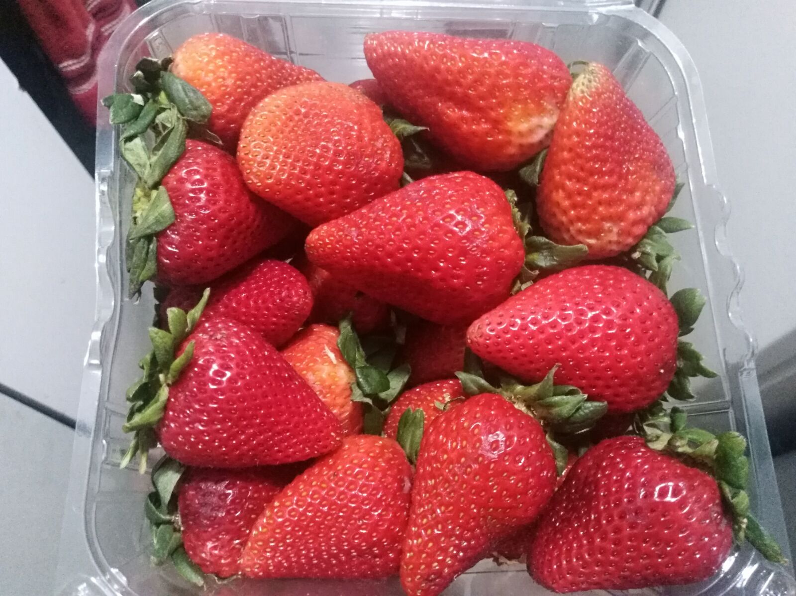 HUAWEI Y7 sample photo. Strawberries, harvest, fruit photography