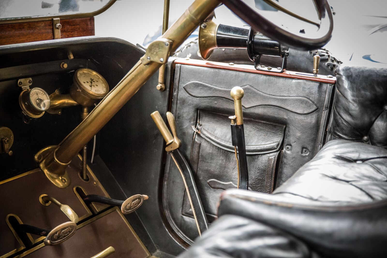 Pentax K-1 Mark II sample photo. Oldtimer, interior, auto photography