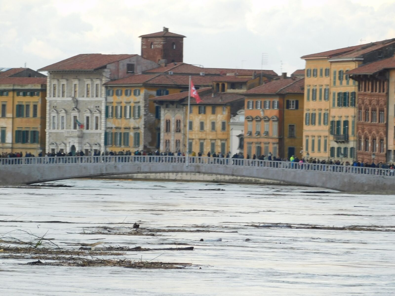 Nikon Coolpix B500 sample photo. Arno, pisa, full photography