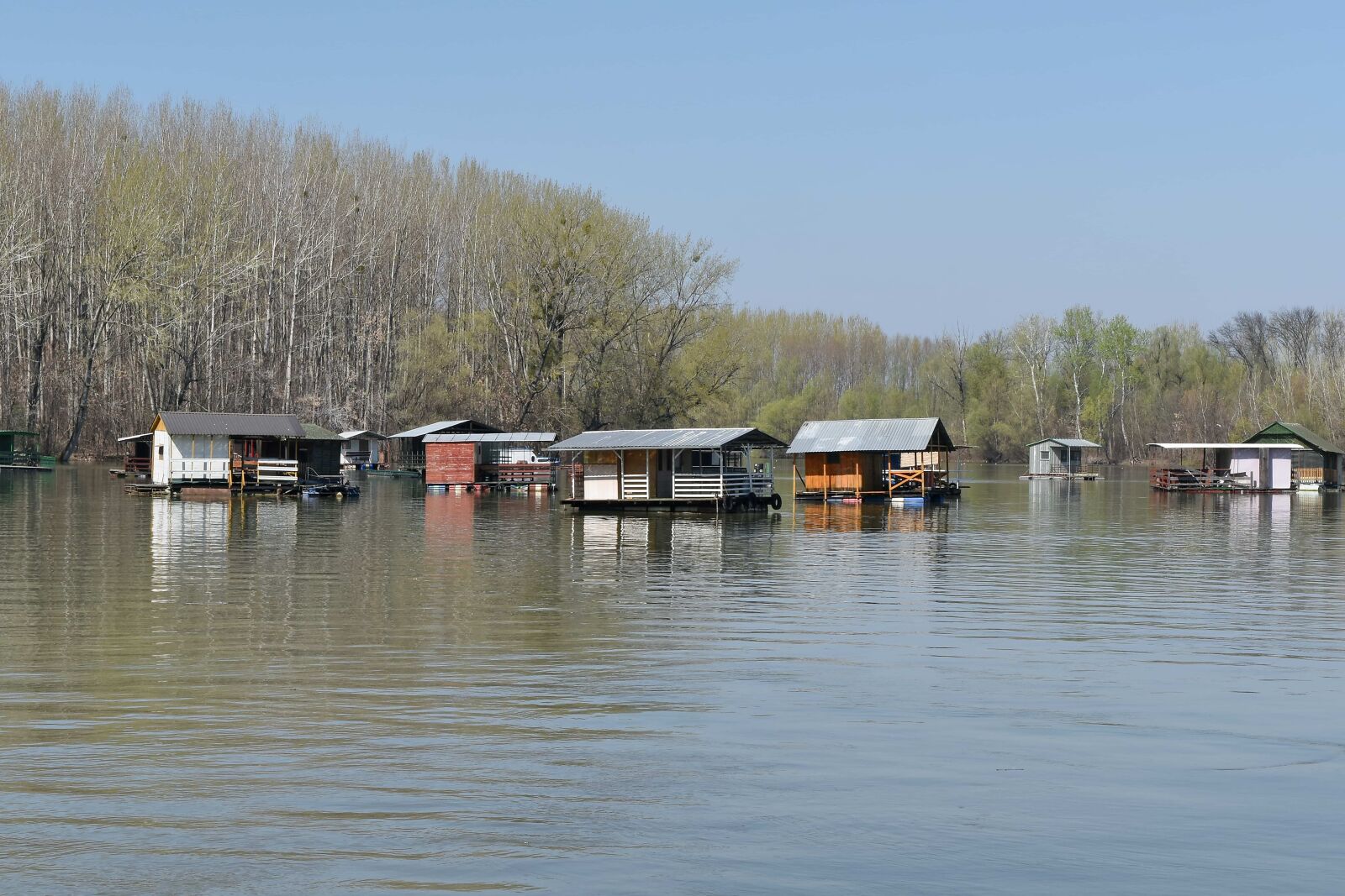 Nikon D5500 sample photo. Water, lake, boathouse, house photography