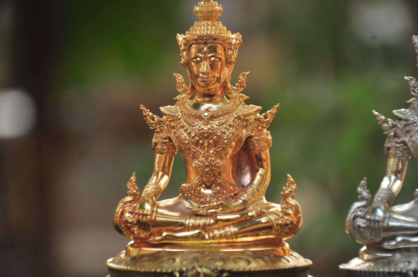 Nikon D5000 sample photo. Buddha statue, measure, art photography