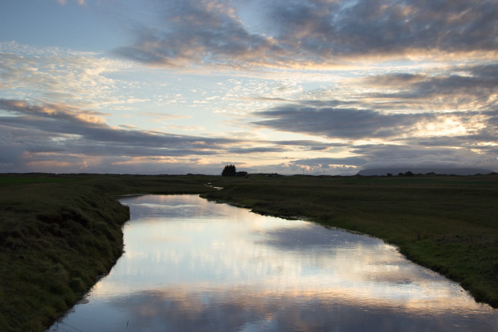 Canon EF-S 18-200mm F3.5-5.6 IS sample photo. Iceland, sunset, mirror photography