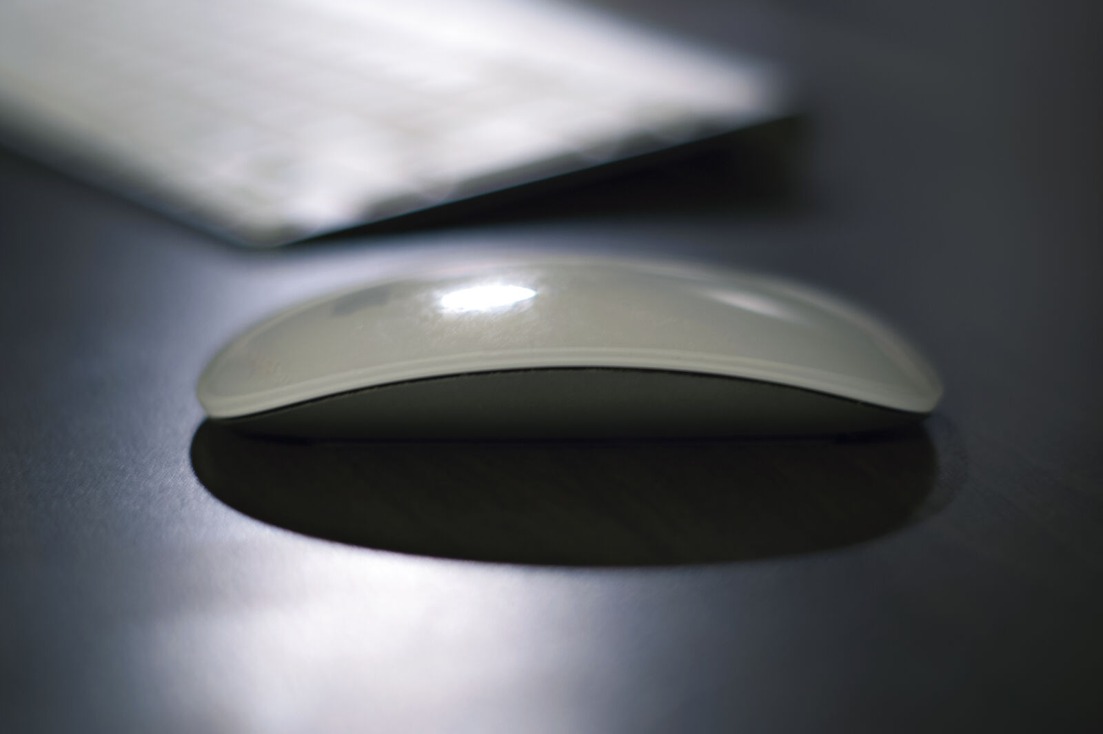 KONICA MINOLTA DYNAX 7D sample photo. Desk, mouse photography