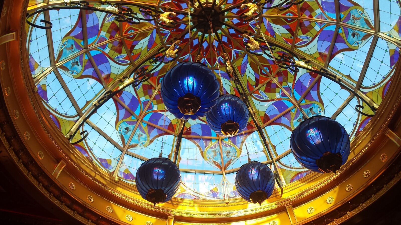 Samsung Galaxy S4 sample photo. Stained glass window, roosendaal photography