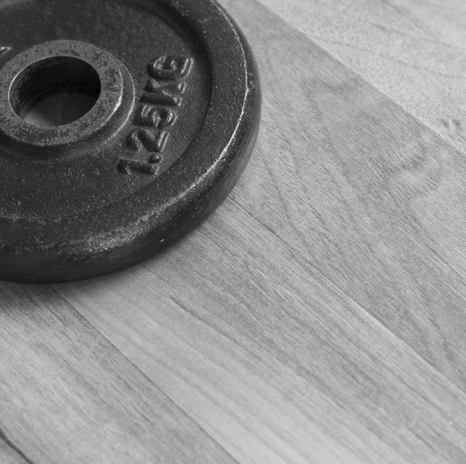 Canon EF 50mm f/1.8 sample photo. Dumbbell, fitness studio, weights photography