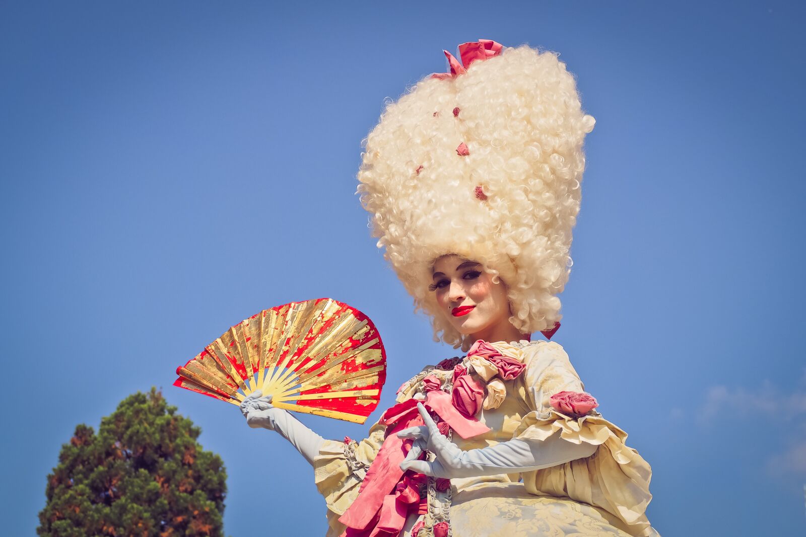 Olympus OM-D E-M10 sample photo. Costume, baroque, clothing photography