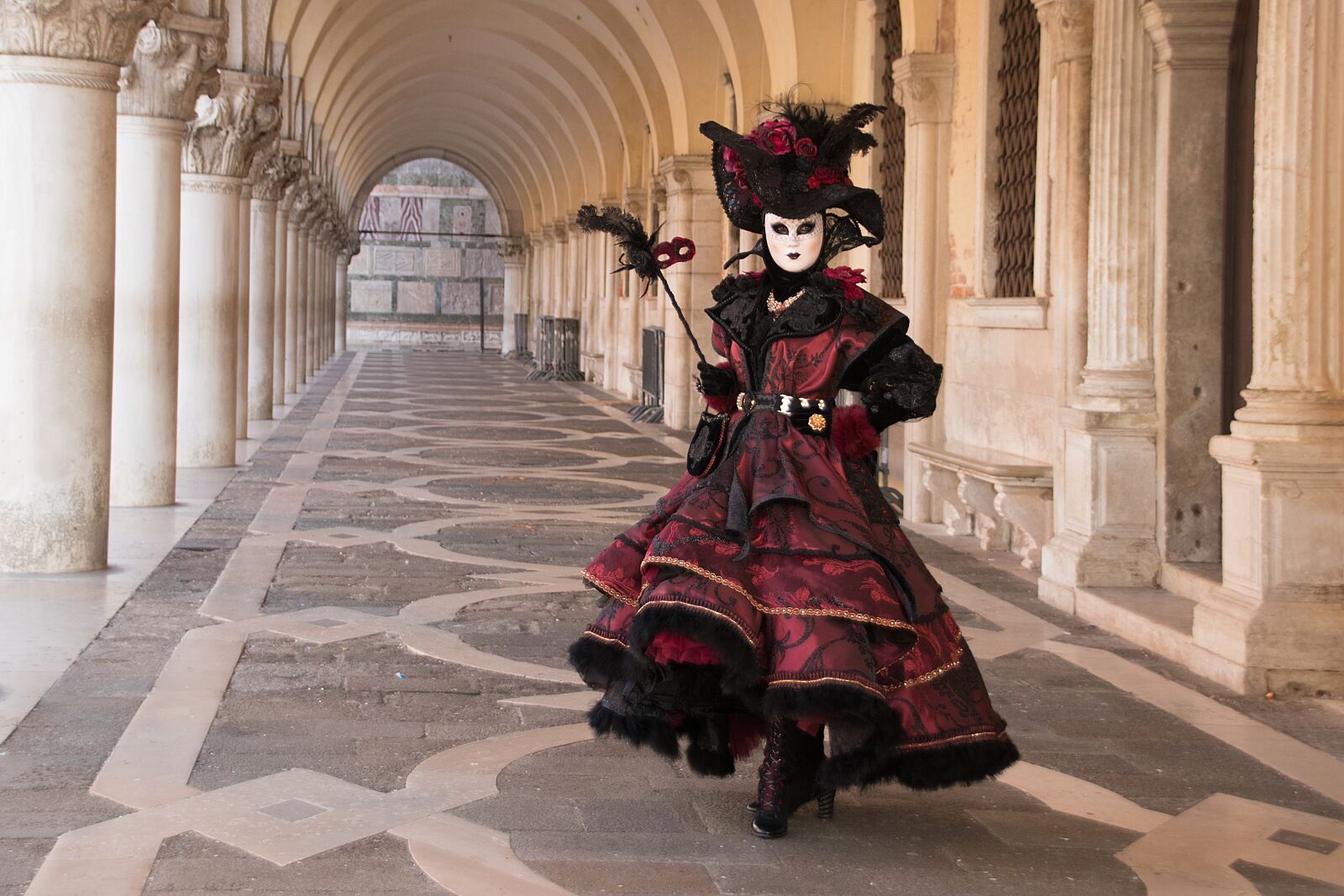 Canon EOS 80D sample photo. Venice, mask, carnival photography