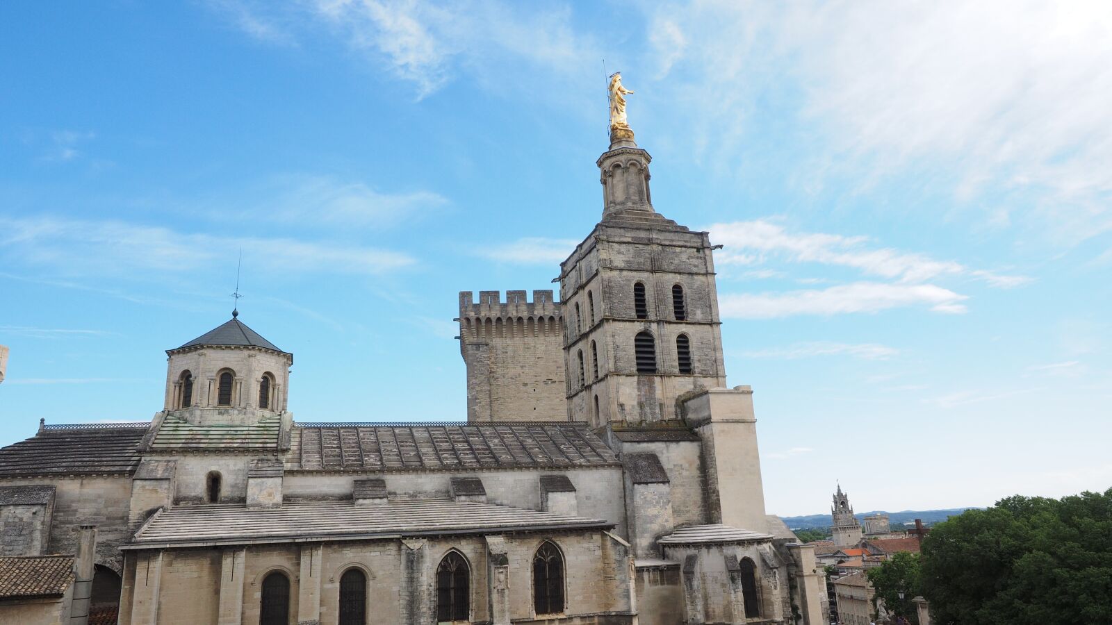 Olympus OM-D E-M1 + Olympus M.Zuiko Digital ED 12-40mm F2.8 Pro sample photo. Avignon, cathedral notre-dame-des-doms, cathedral photography