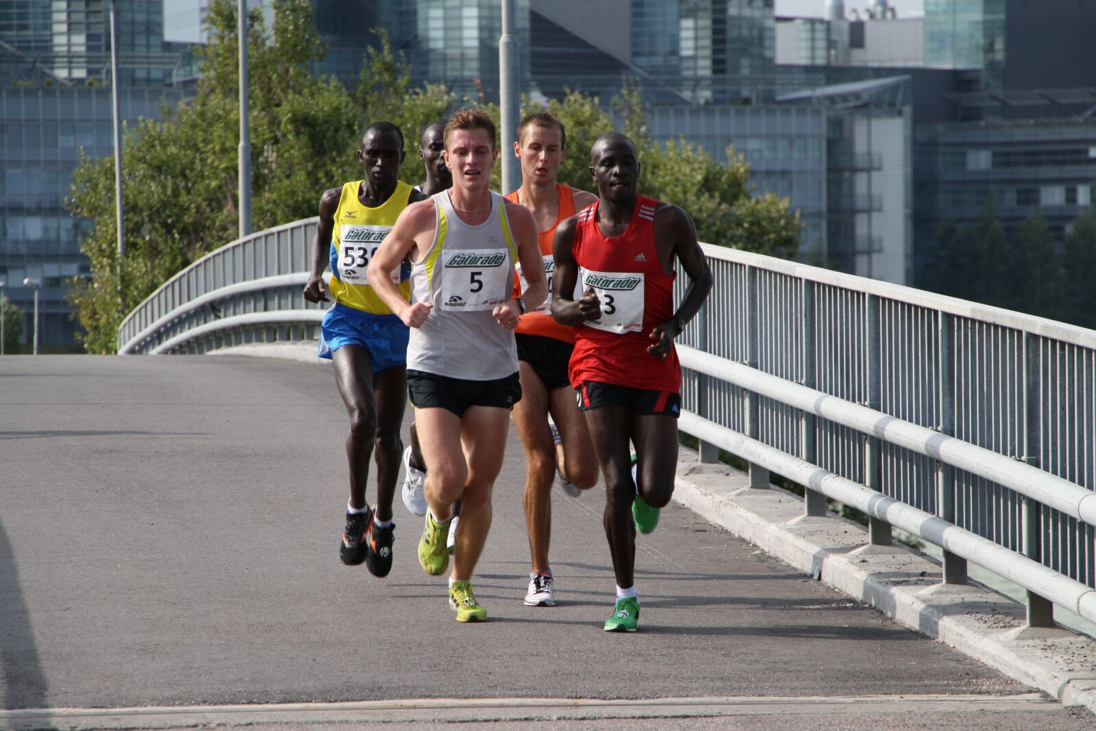 Canon EOS 1000D (EOS Digital Rebel XS / EOS Kiss F) sample photo. Marathon, running, runner photography