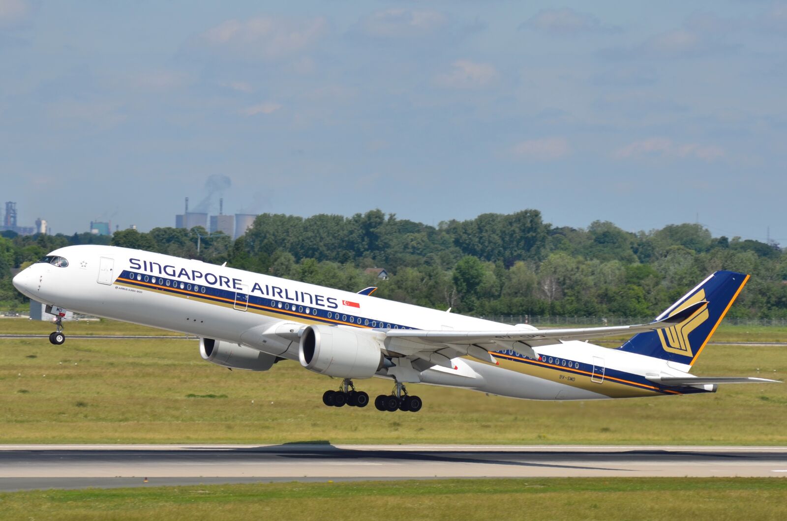 Nikon D7000 sample photo. Singapore airlines, a350, airbus photography
