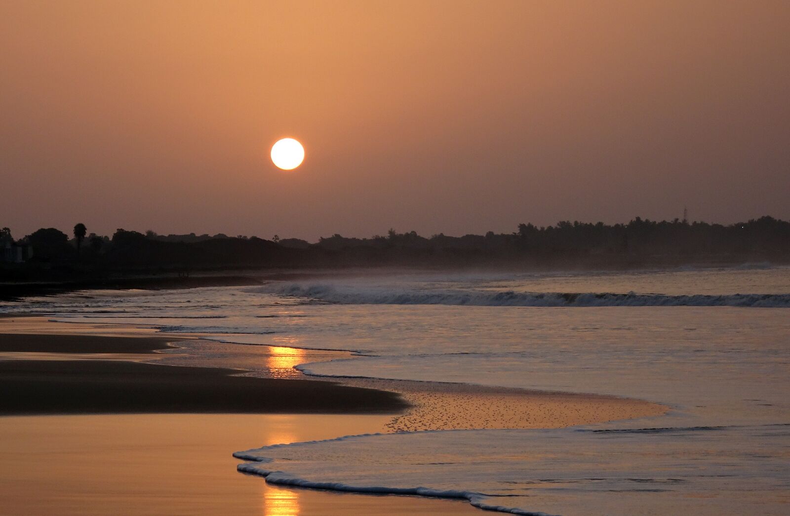 Sony Cyber-shot DSC-HX90V sample photo. Sunrise, sea, shore photography
