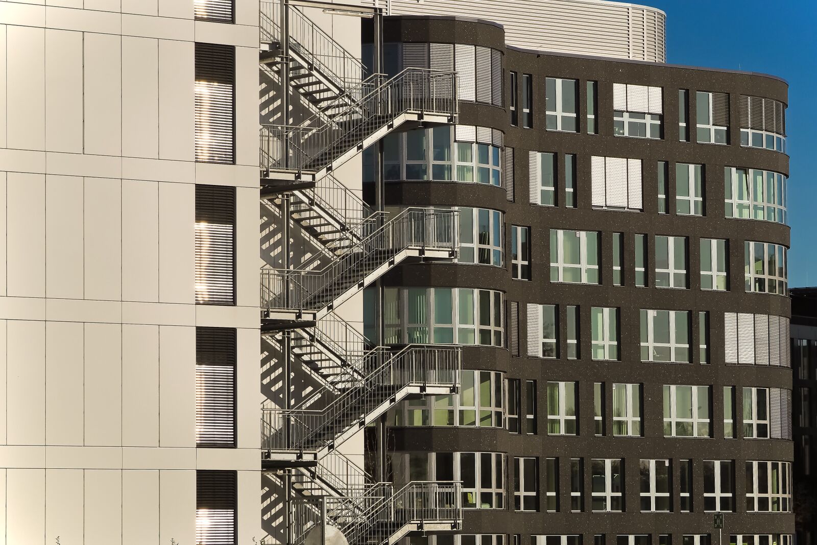 Olympus OM-D E-M10 sample photo. Architecture, building, facade photography