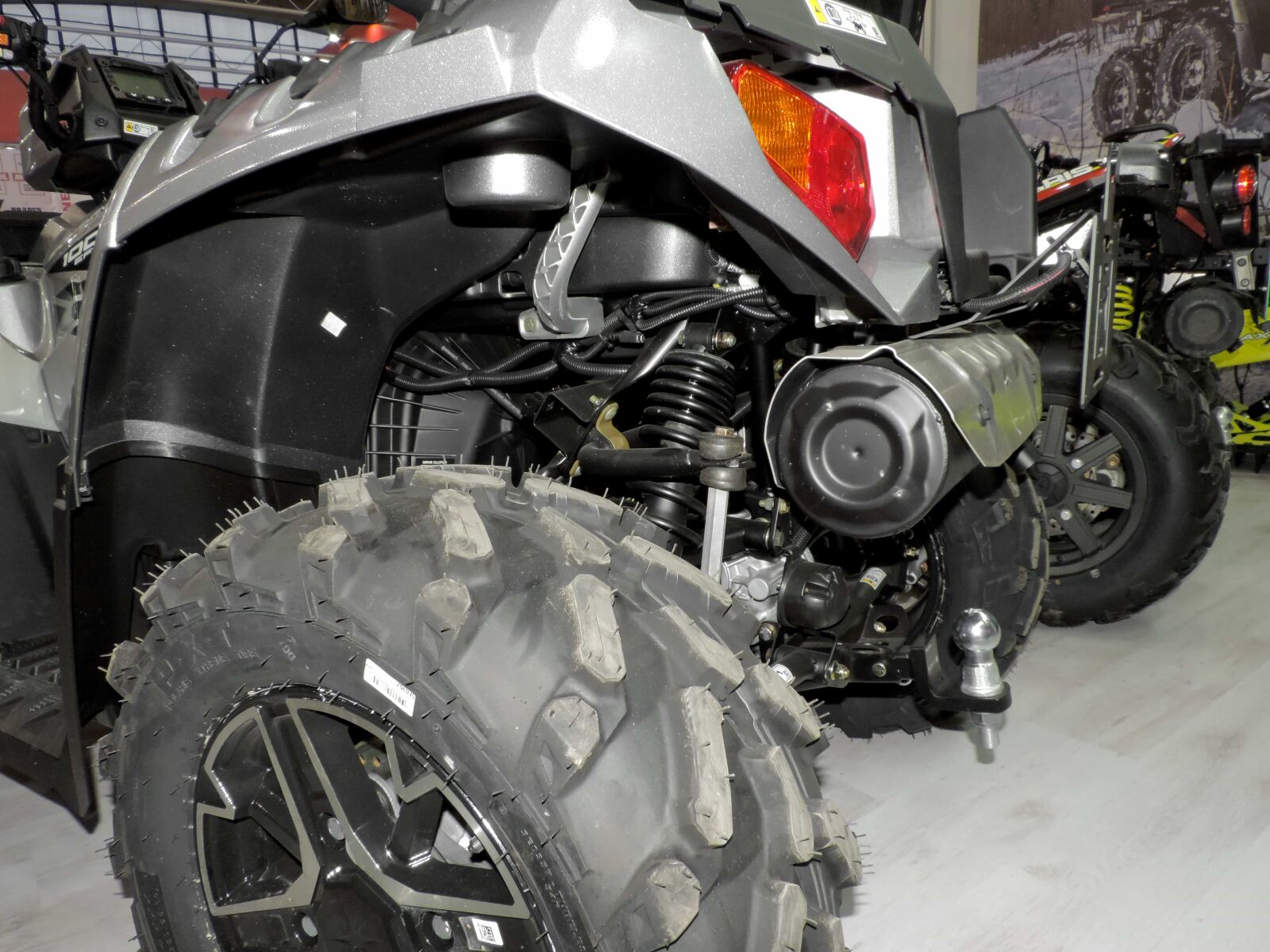 Nikon Coolpix P520 sample photo. Buggy, modern, repair shop photography
