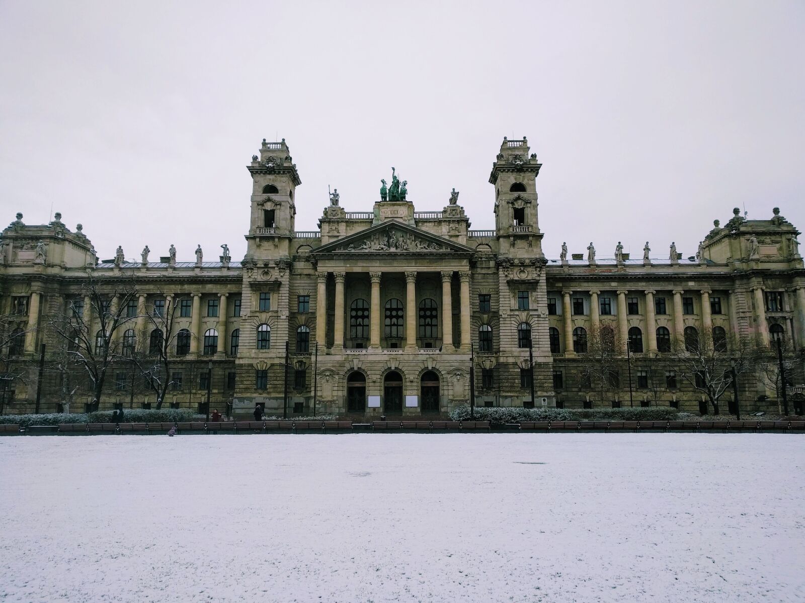 LG Nexus 5X sample photo. Budapest, museum, facade photography