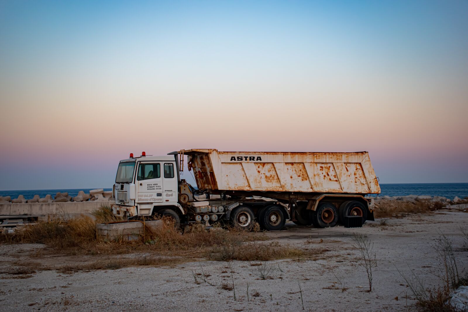 Nikon D5600 sample photo. Track, labor, evening photography
