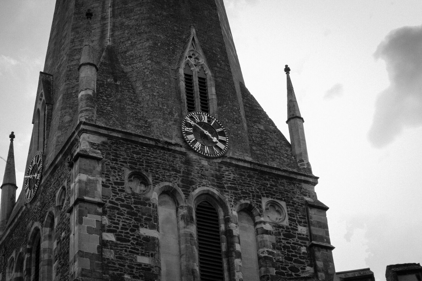 Canon EOS 1300D (EOS Rebel T6 / EOS Kiss X80) sample photo. Church, ominous, black and photography