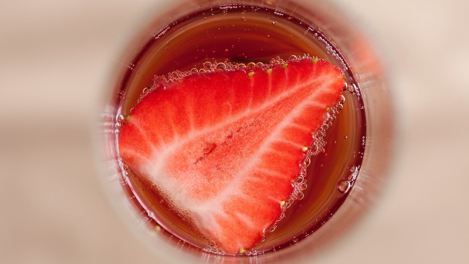 Sony Alpha DSLR-A700 sample photo. Strawberry, macro, rust photography