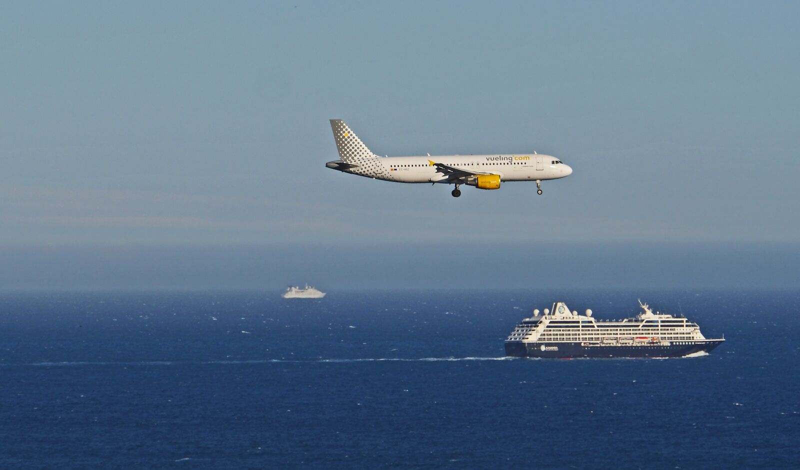 Panasonic Lumix DMC-GH3 sample photo. Landing, cruise ship, mediterranean photography