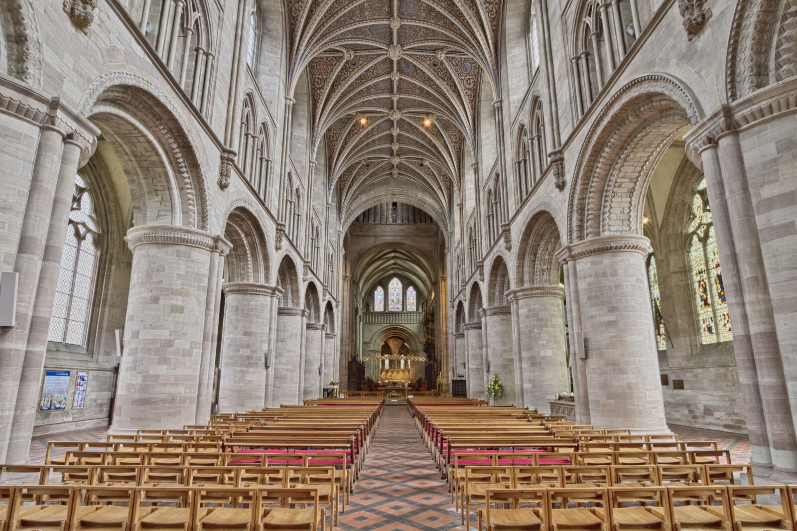 Canon EF-S 10-22mm F3.5-4.5 USM sample photo. Aisle, altar, arch photography
