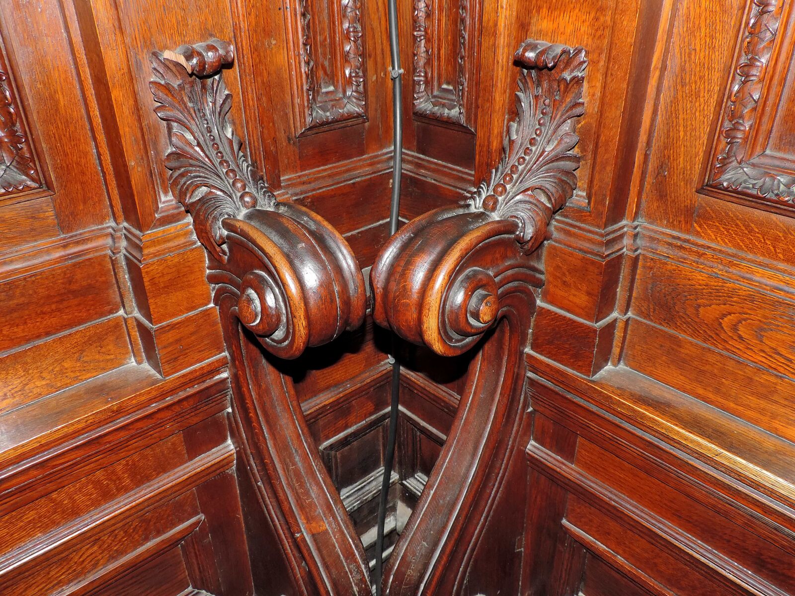 Nikon Coolpix P520 sample photo. Baroque, carpentry, furniture, hardwood photography
