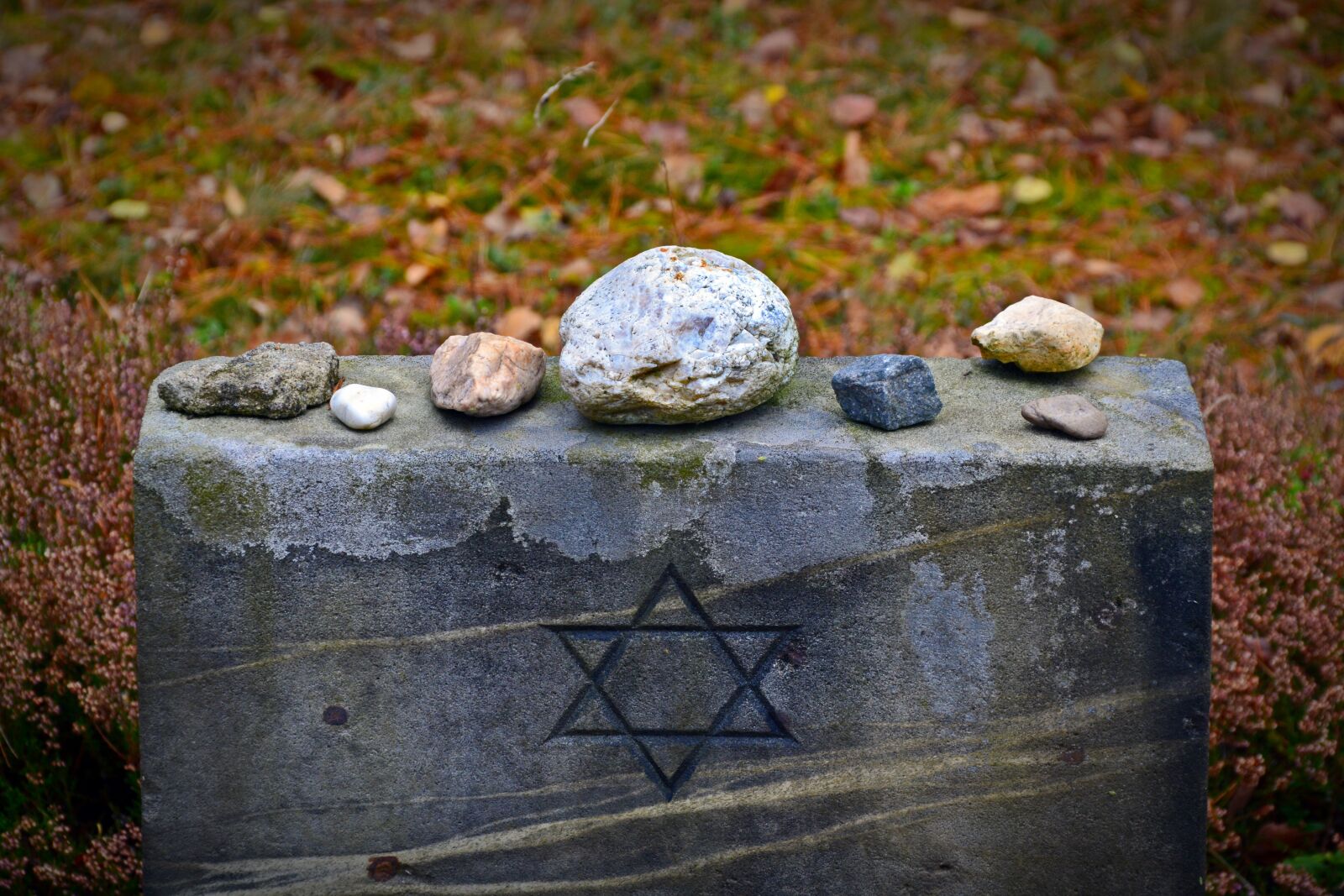 Nikon D5200 sample photo. Tombstone, faith, customs photography