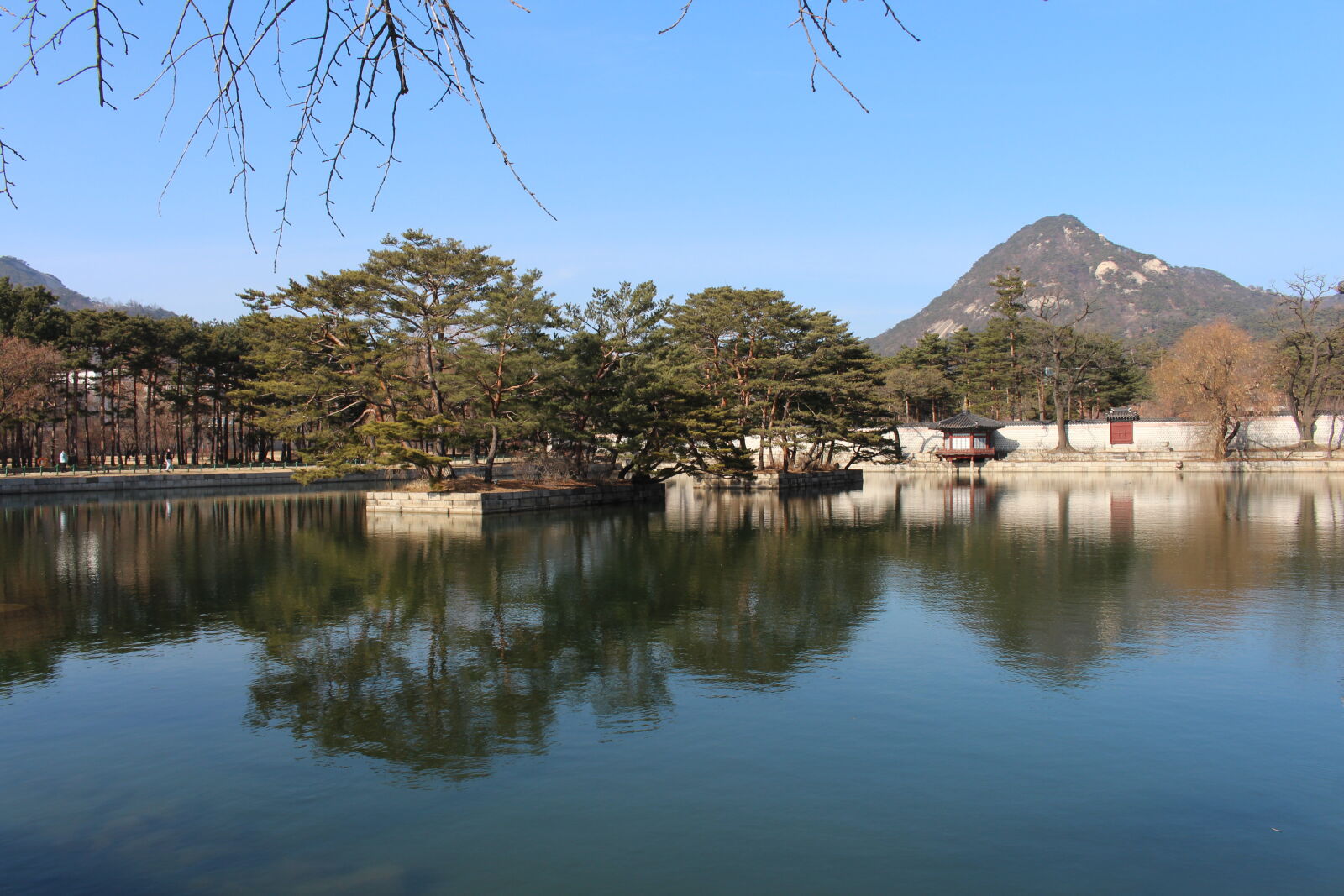 Canon EOS 700D (EOS Rebel T5i / EOS Kiss X7i) sample photo. Gyeongbokgung, korea, winter photography