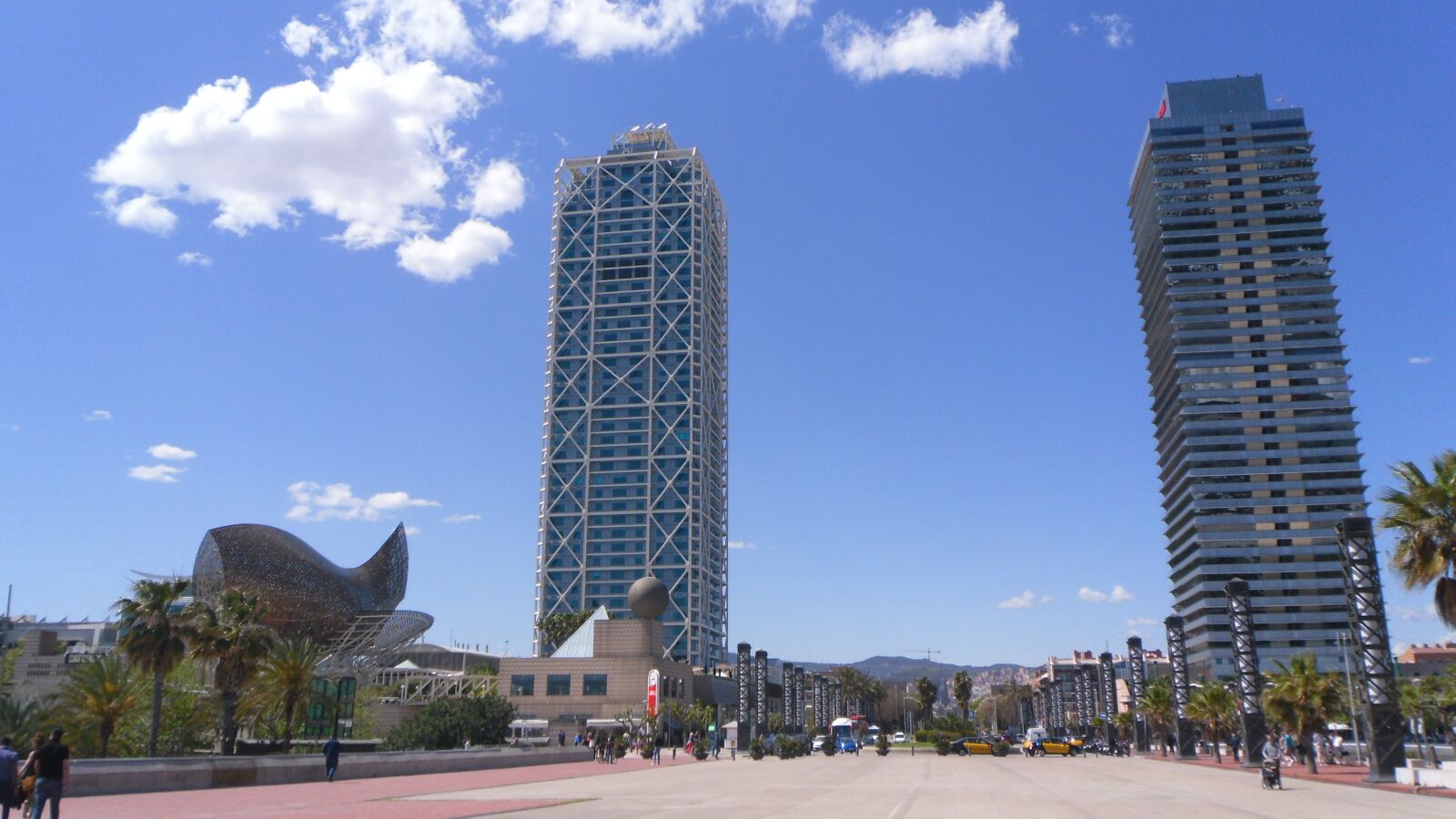 Samsung PL80/VLUU PL80/ SL630/ PL81 sample photo. Barcelona, skyscrapers, business towers photography