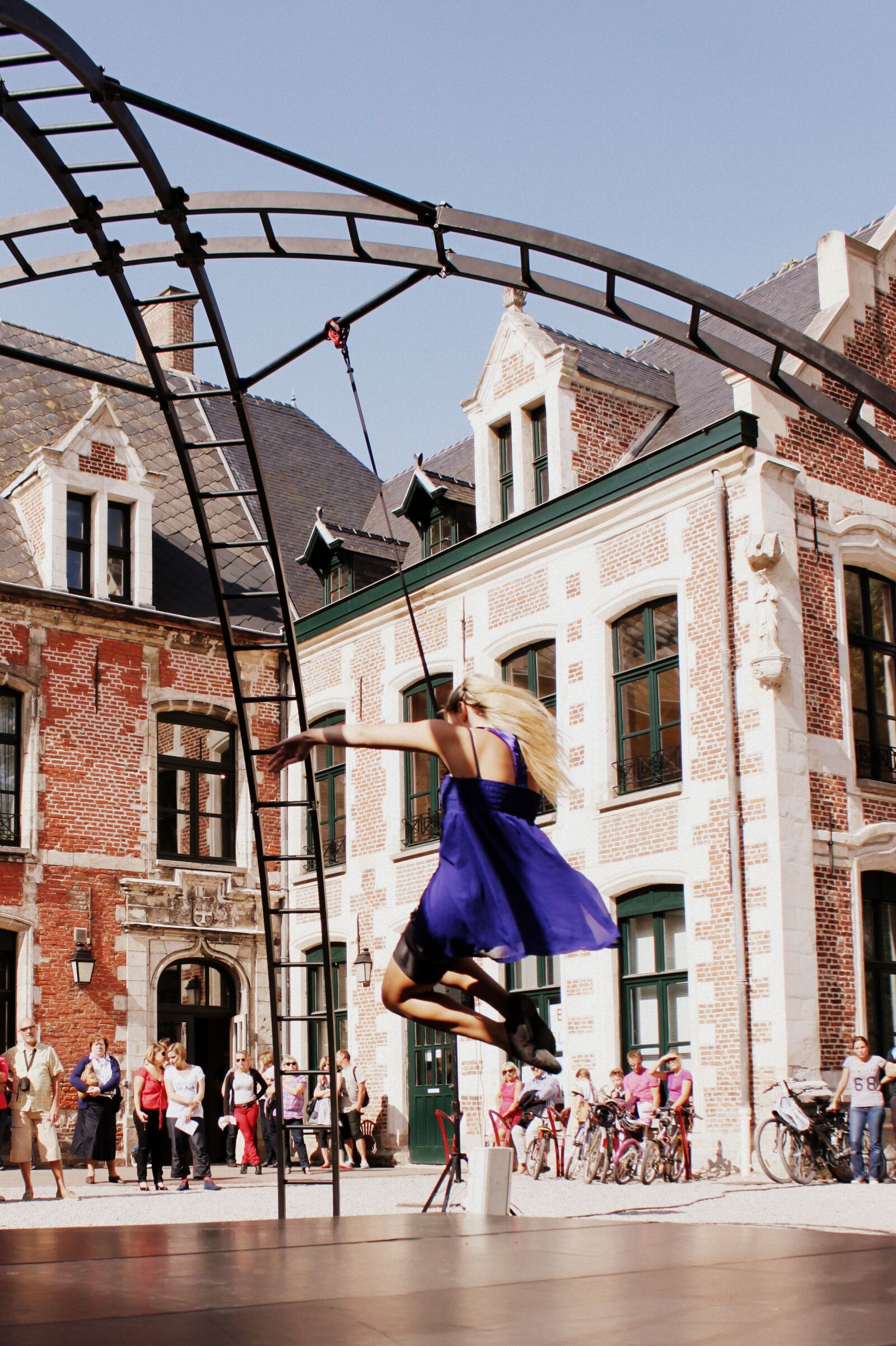 Canon EOS 500D (EOS Rebel T1i / EOS Kiss X3) sample photo. Circus, woman, person photography