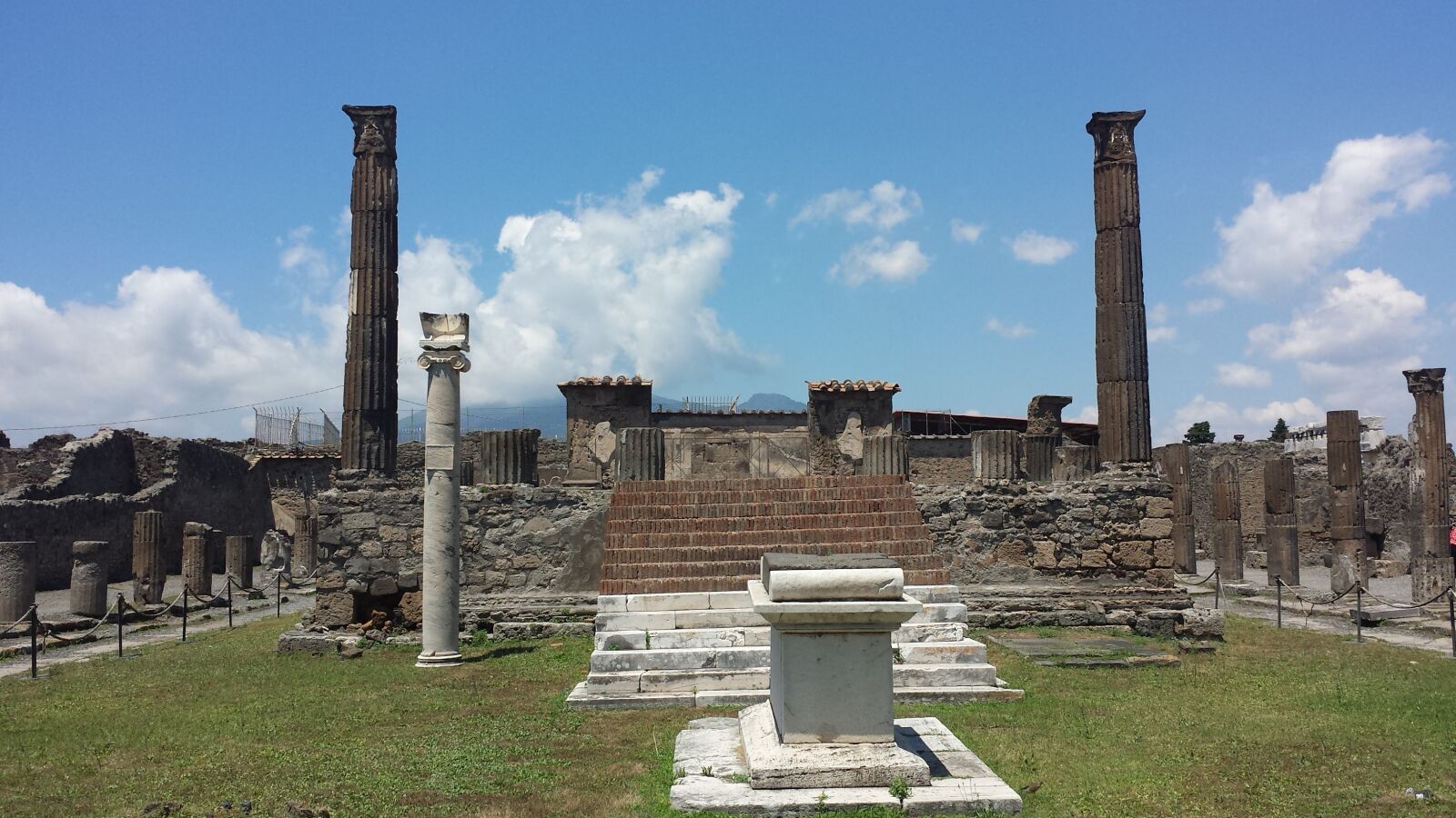 Samsung Galaxy S4 sample photo. Pompeii, naples, archaeology photography