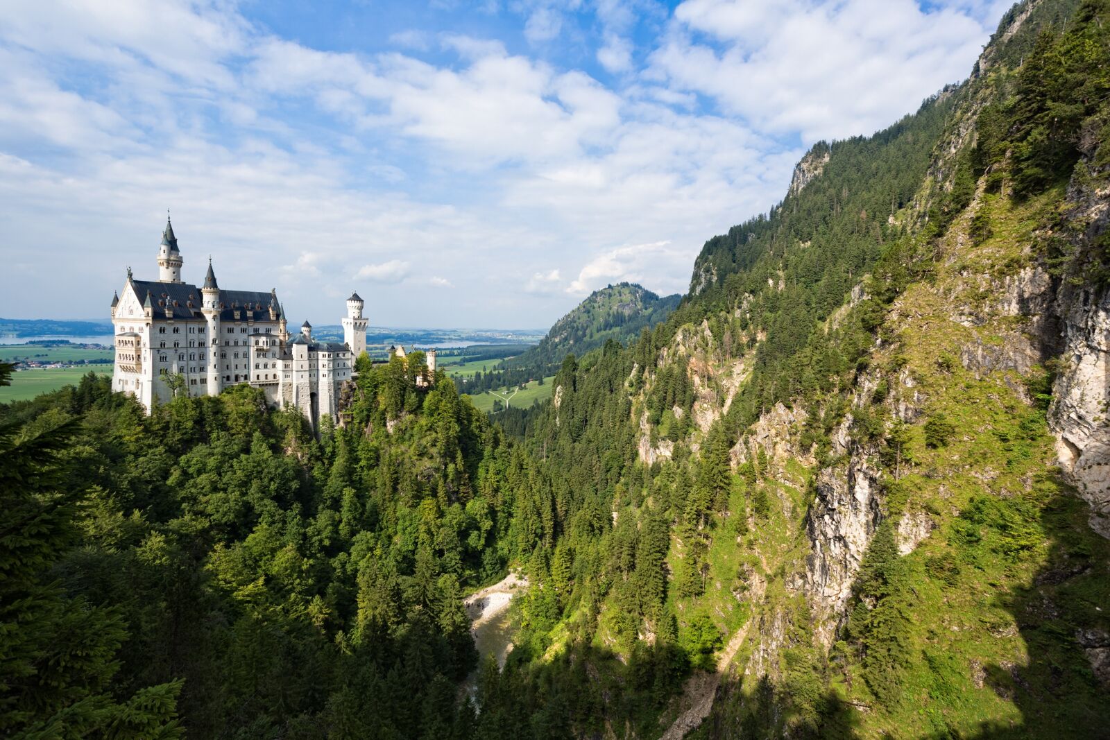 Canon EF 17-40mm F4L USM sample photo. Neuschwanstein castle, bavaria, neuschwanstein photography