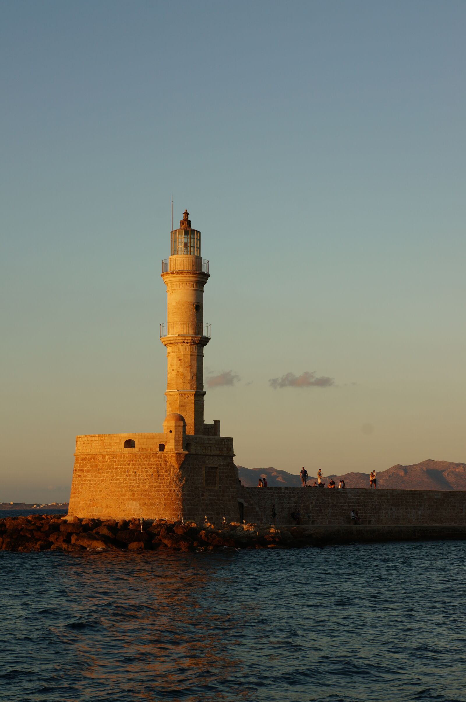 Sony Alpha NEX-5R + Sony E 18-55mm F3.5-5.6 OSS sample photo. Lighthouse, sea, sky photography