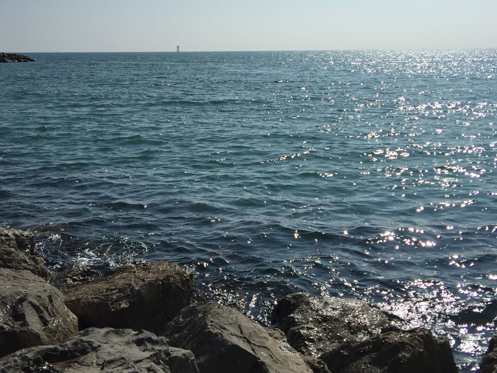 iPhone 6 Plus back camera 4.15mm f/2.2 sample photo. Palavas, mer, voilier photography