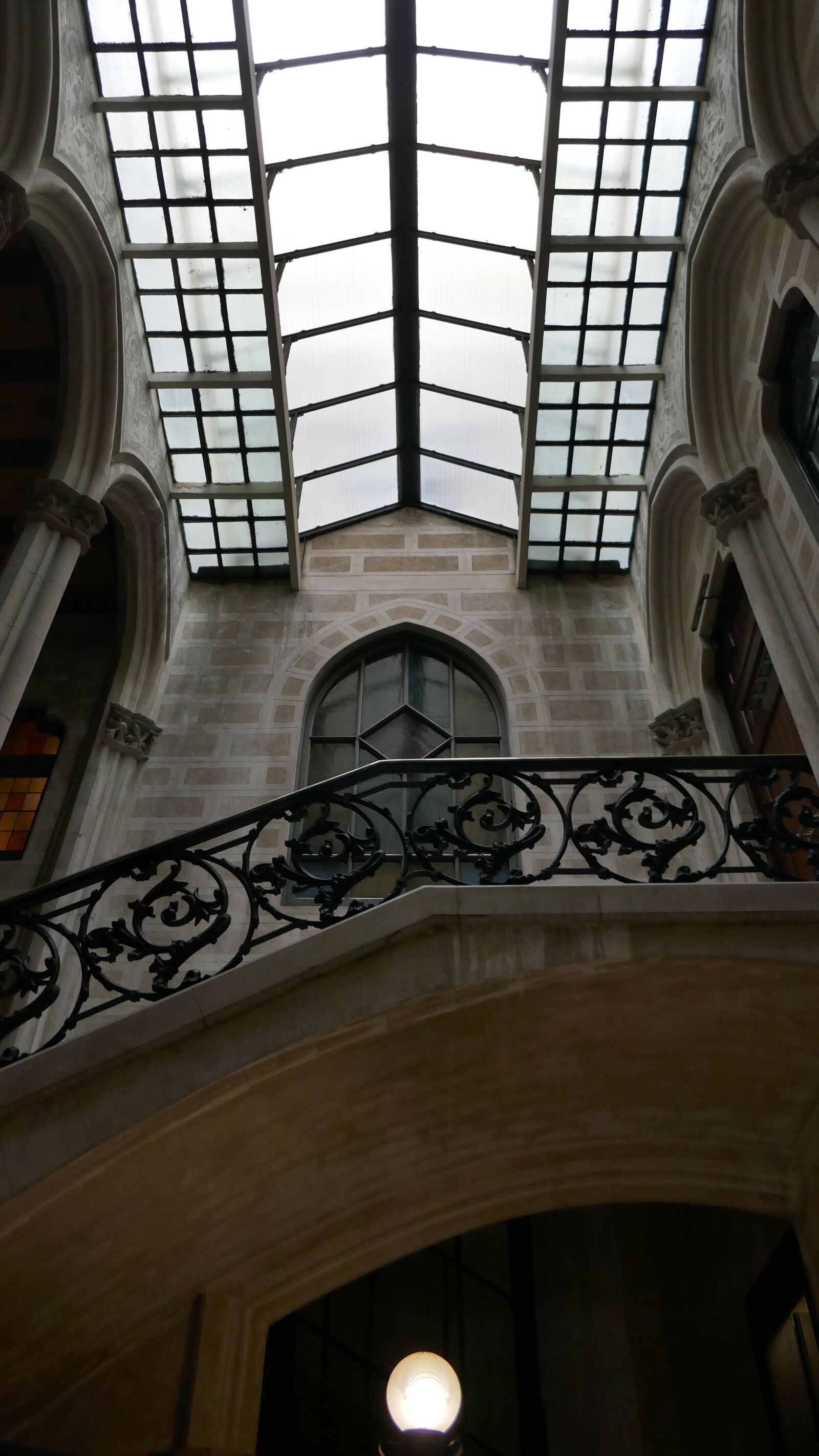 Panasonic DMC-TZ101 sample photo. Courtyard, barcelona, architecture photography