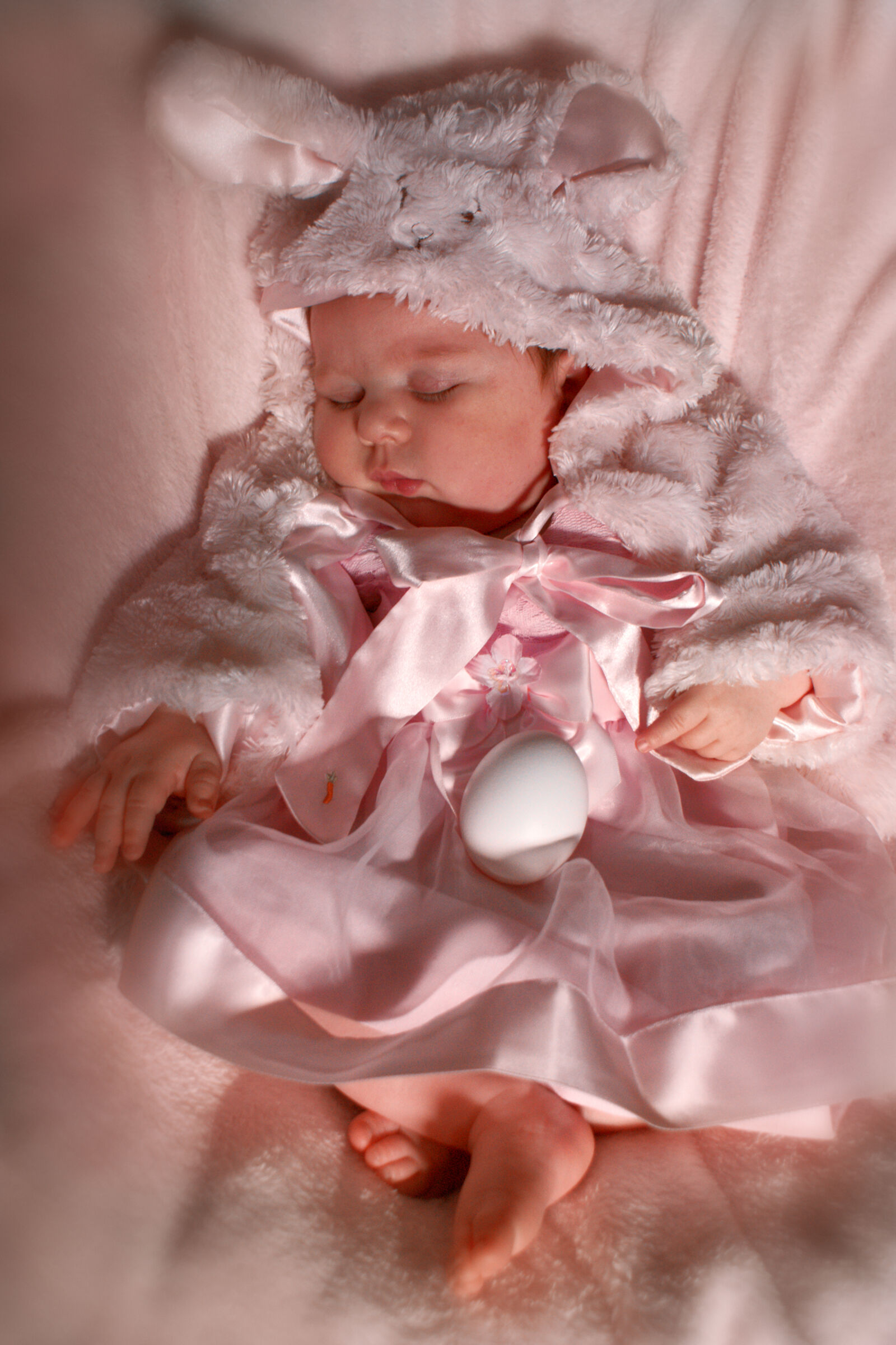 Sony Alpha DSLR-A350 sample photo. Baby, easter, easter, bunny photography