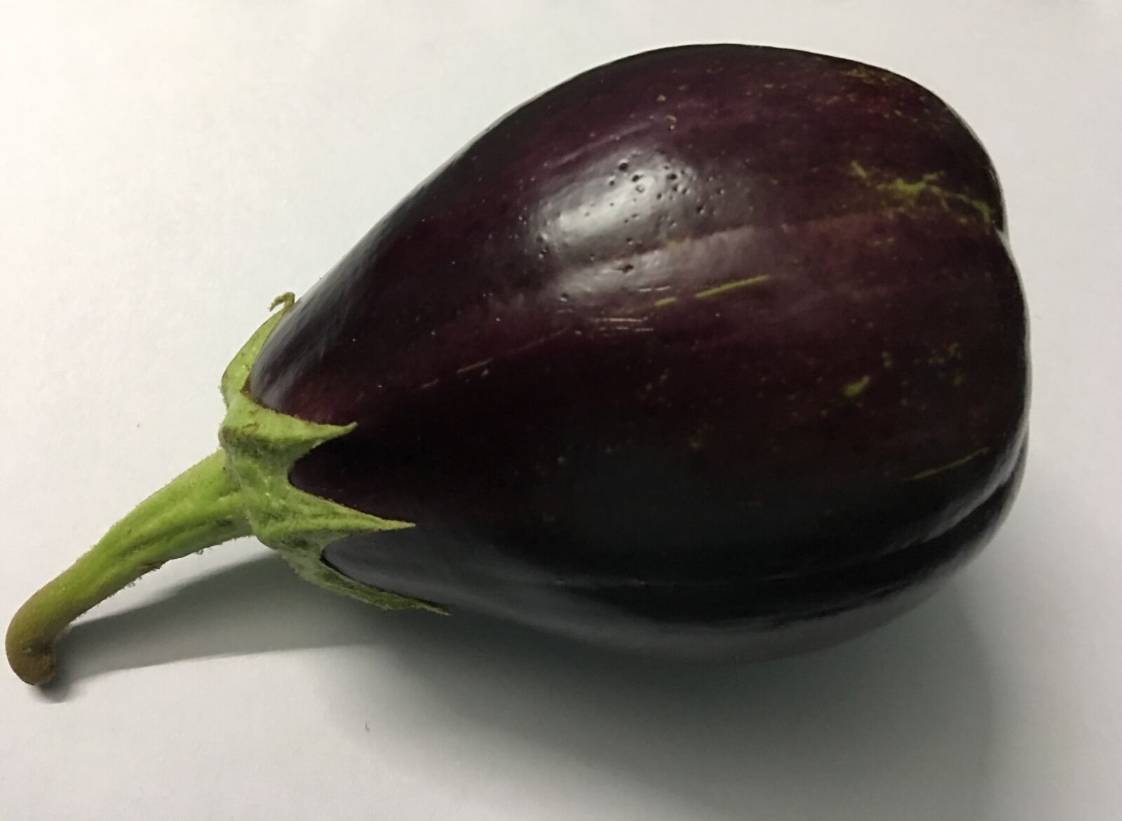 iPhone 6s Plus back camera 4.15mm f/2.2 sample photo. Food, eggplant, vegetables photography