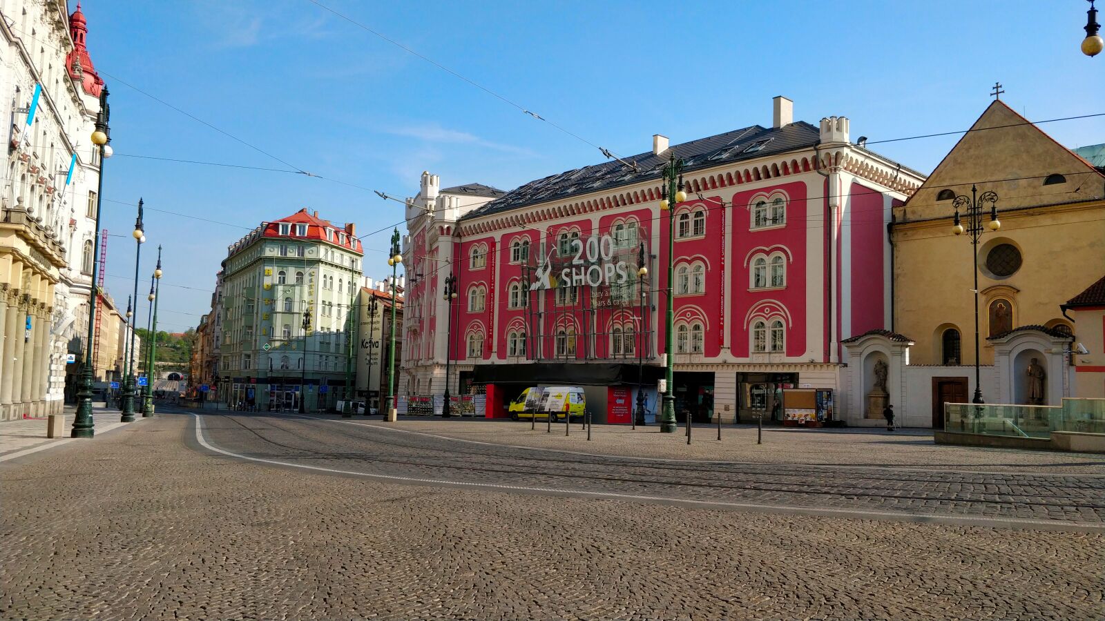 OnePlus 5 sample photo. Prague, square, trading house photography