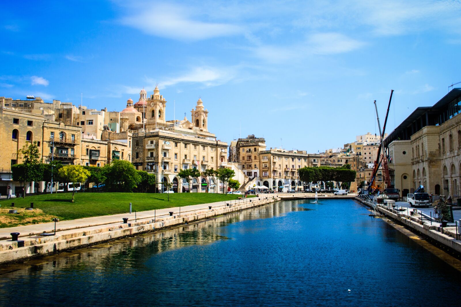 Canon EOS 750D (EOS Rebel T6i / EOS Kiss X8i) sample photo. Malta, ship, water photography