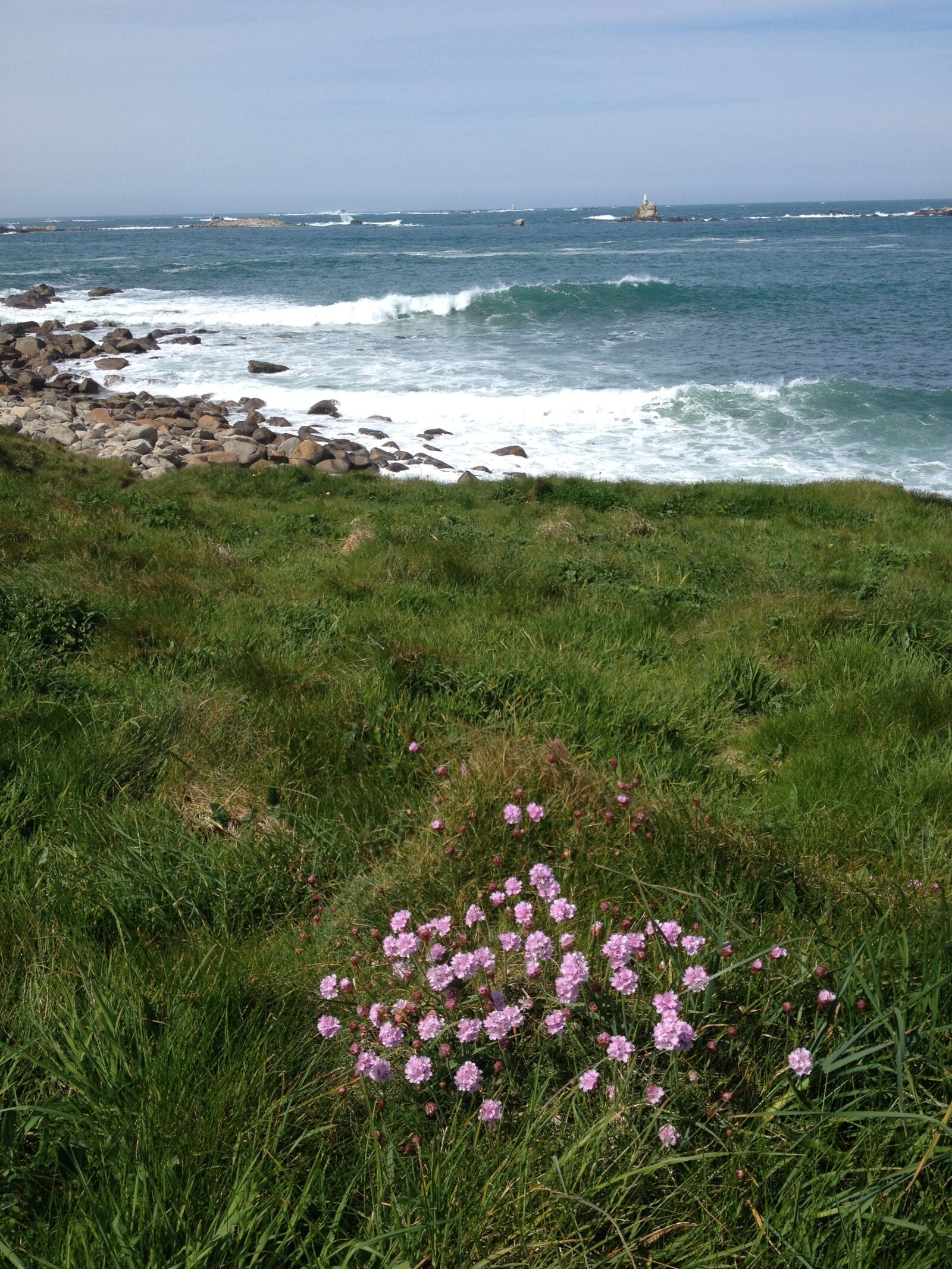 iPhone 4S back camera 4.28mm f/2.4 sample photo. Bretagne, côte, coast photography
