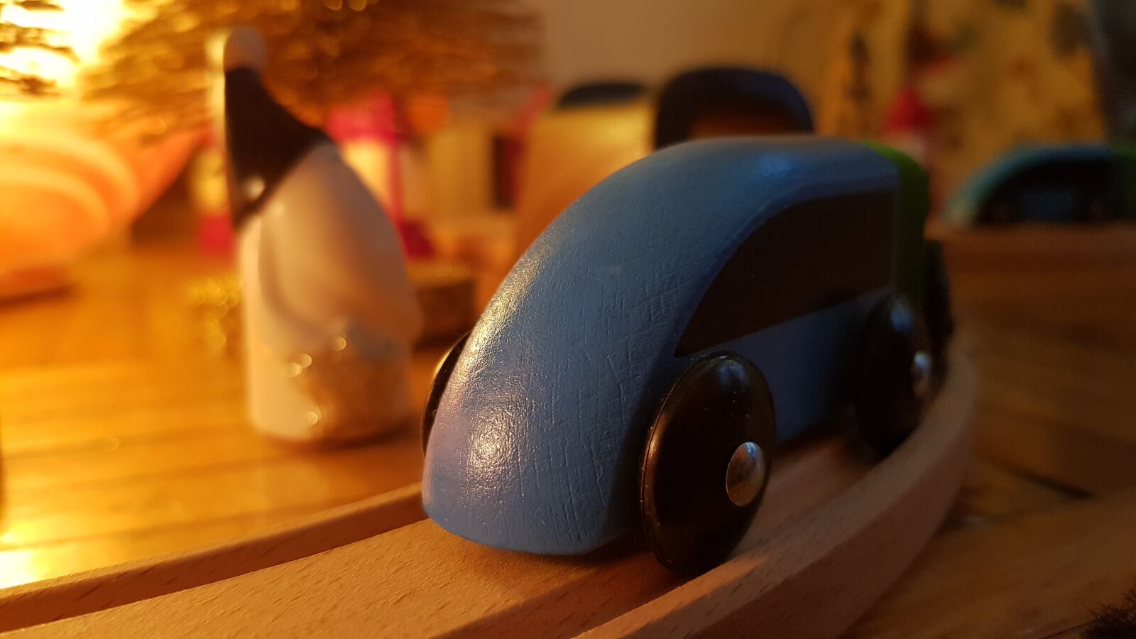 Samsung Galaxy S8 sample photo. Christmas, toys, wood photography