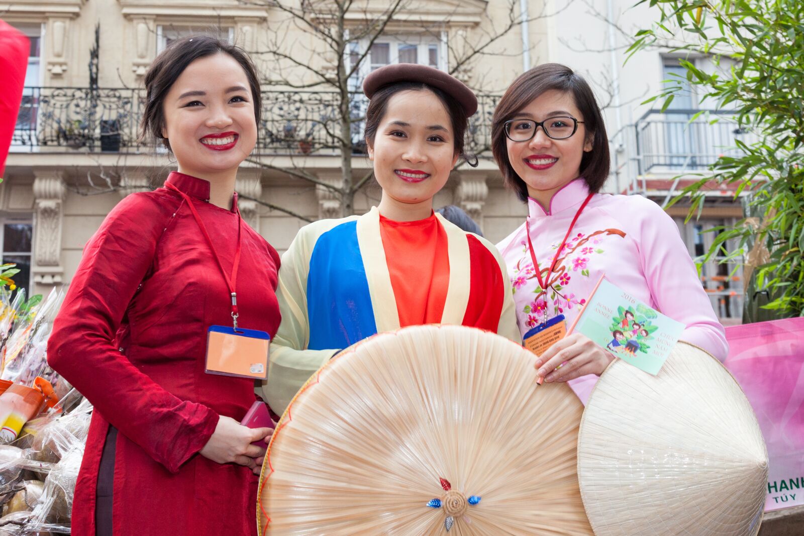 Canon EOS 5D Mark II sample photo. New year, chinese, paris photography