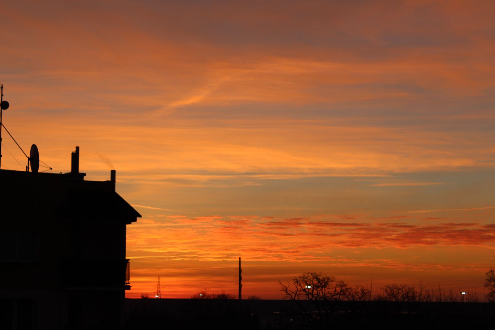 Canon EOS 1300D (EOS Rebel T6 / EOS Kiss X80) sample photo. Sunset, the dawn family photography