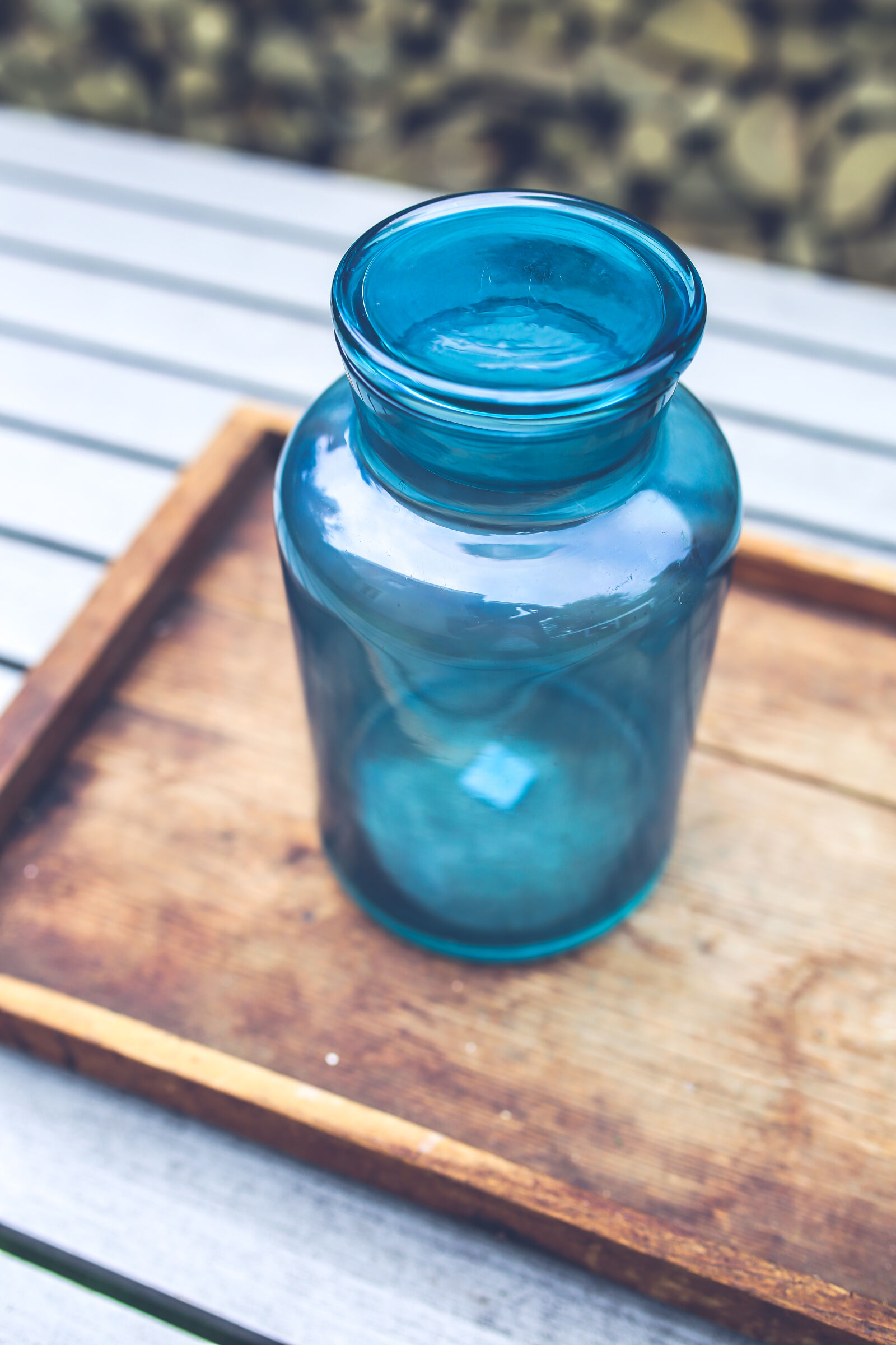 Canon EOS 6D + Sigma 35mm F1.4 DG HSM Art sample photo. Blue, jar, on, the photography