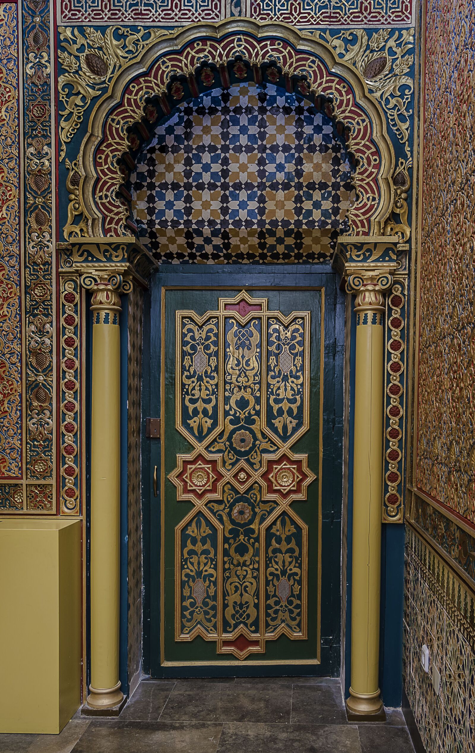 Nikon D3200 sample photo. Door old, style arabesque photography