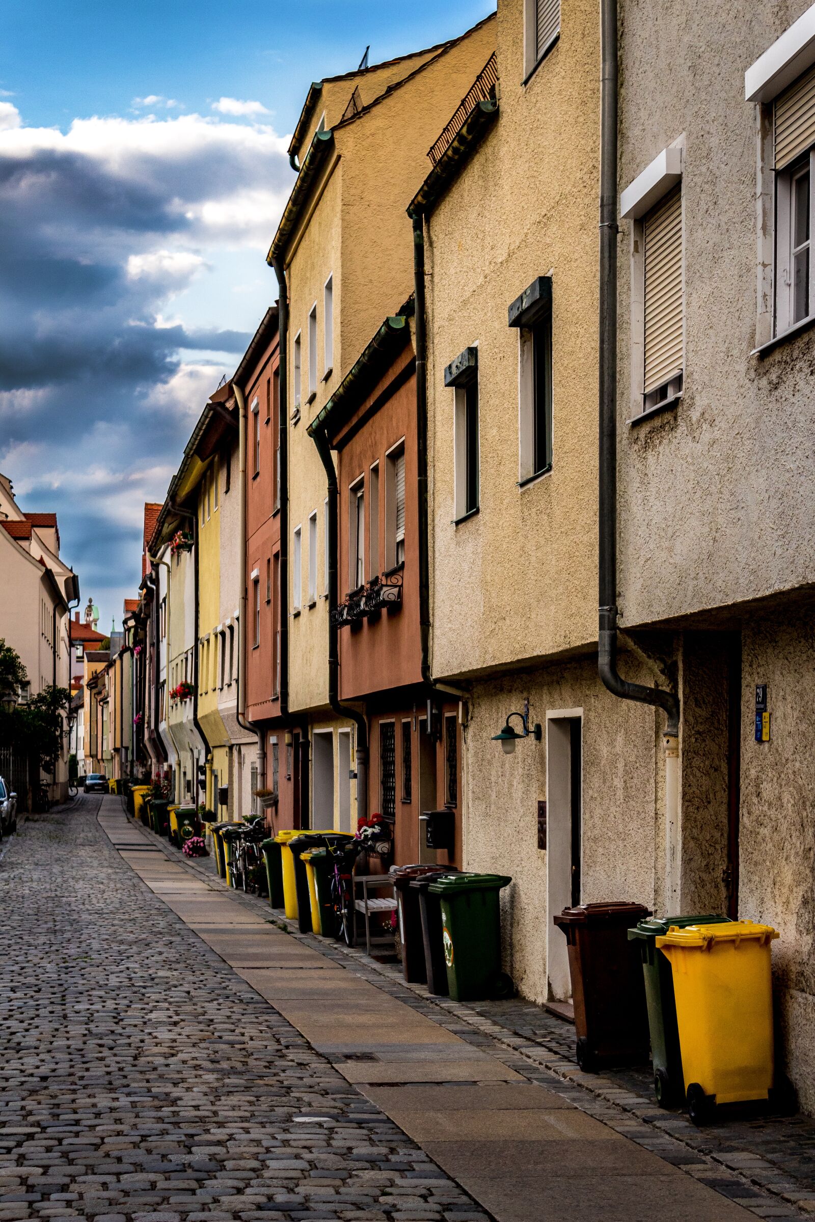 Canon EOS 1300D (EOS Rebel T6 / EOS Kiss X80) sample photo. Alley, middle ages, augsburg photography