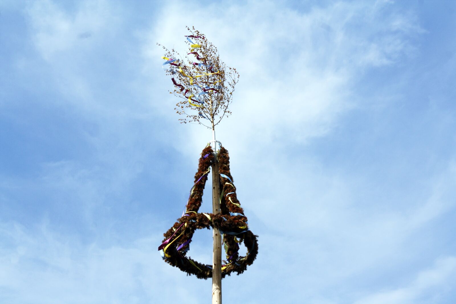 Canon EOS 1000D (EOS Digital Rebel XS / EOS Kiss F) sample photo. Maypole, v rder country photography