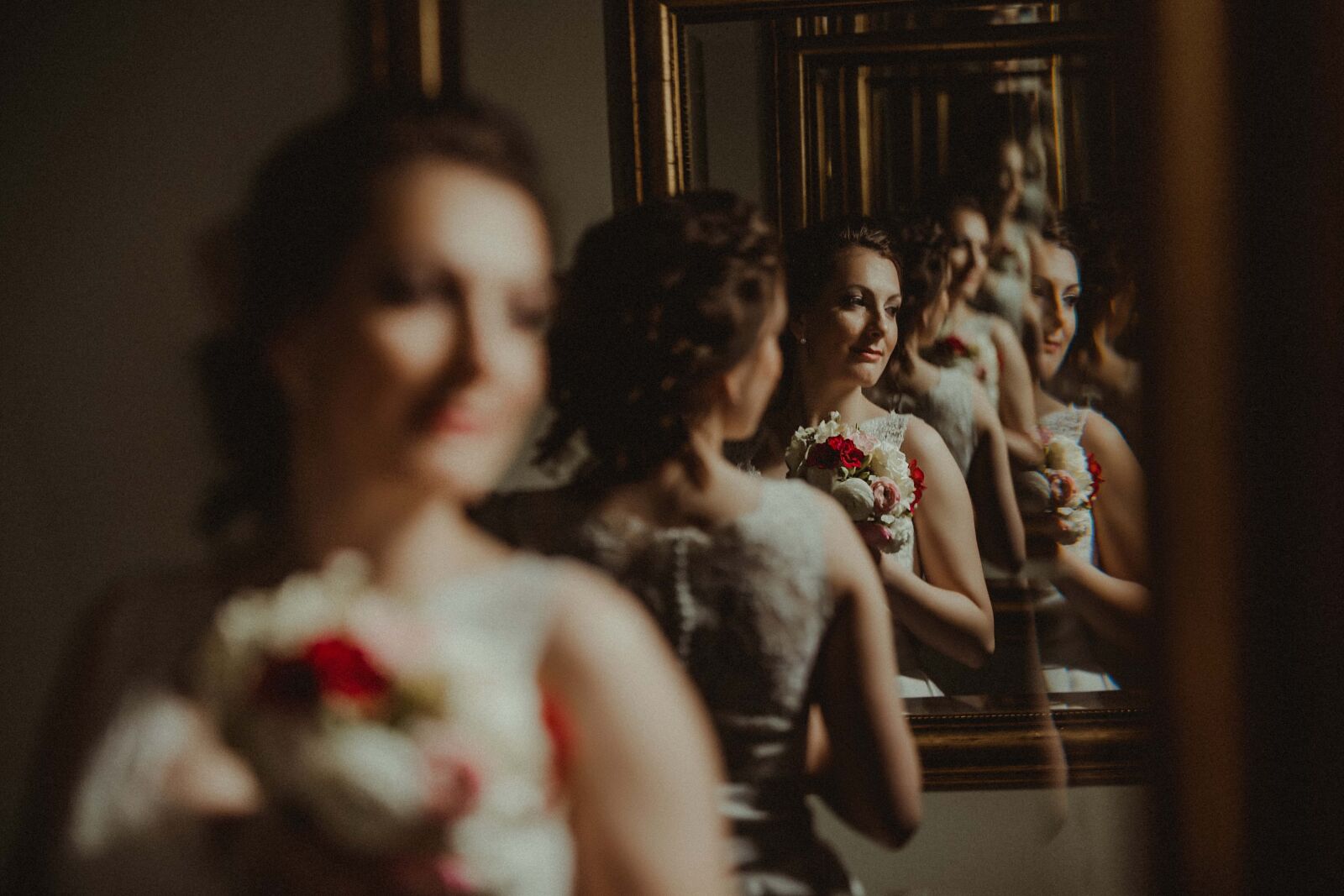 Canon EOS 6D sample photo. Bride, mirror, salon, reflector photography