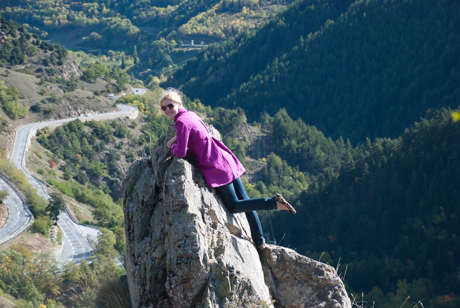 Nikon D80 sample photo. Rock, girl, mountains photography