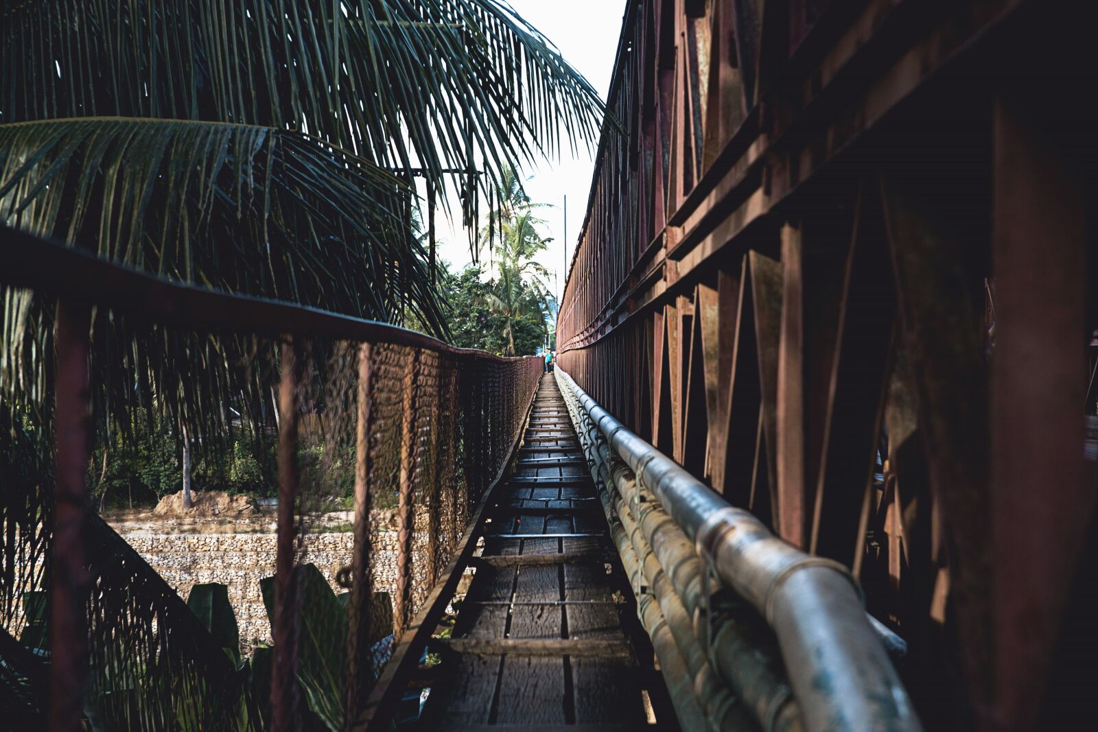 Canon EOS 6D sample photo. Structures, bridge, sidewalk photography