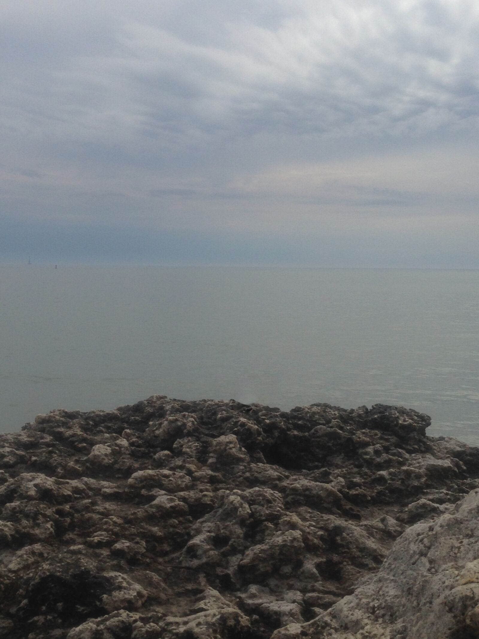 iPhone 5 back camera 4.12mm f/2.4 sample photo. Rocks, sea, stones photography